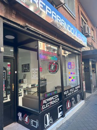 Taller de reparacion de consolas de videojuegos