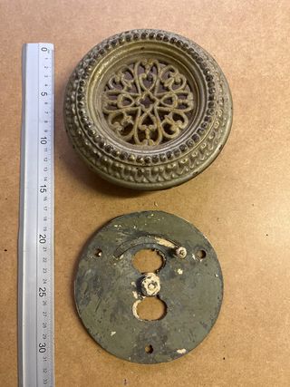 Mirilla hierro forjado dorada