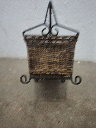 Cesta mimbre. 