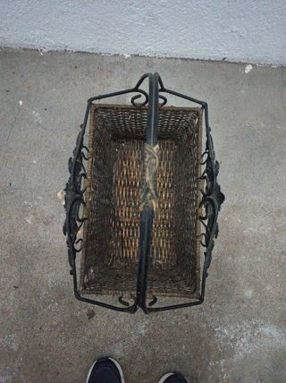 Cesta mimbre. 