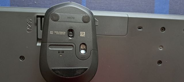 Combinação de teclado e rato sem fios Logitech