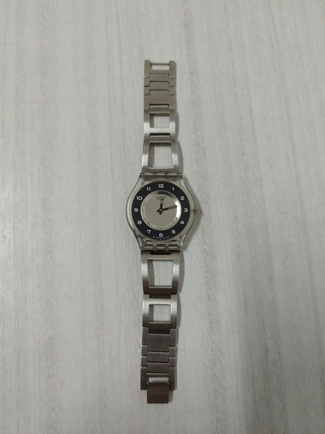 Reloj swatch ultra plano