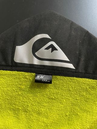Tabla de surf con neopreno y funda como nuevo todo