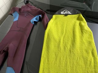 Tabla de surf con neopreno y funda como nuevo todo