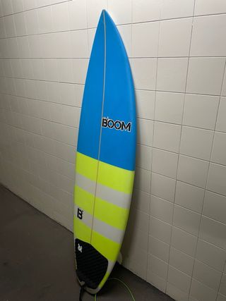 Tabla de surf con neopreno y funda como nuevo todo