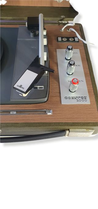 COSMO CONVER 1000 Tocadiscos portátil vintage.