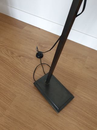 BECARA. LAMPARA DE PIE