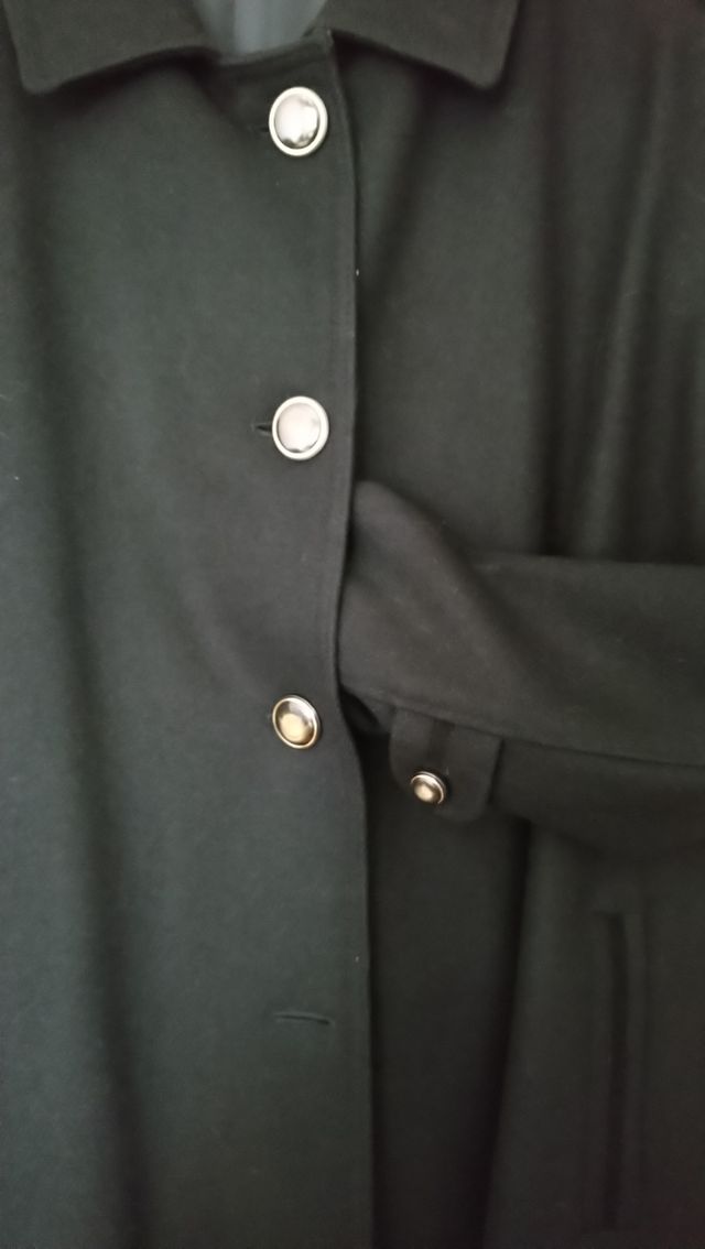 Abrigo señora largo negro. Se admiten ofertas