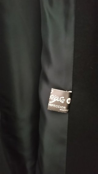 Abrigo señora largo negro. Excelente calidad. Sin