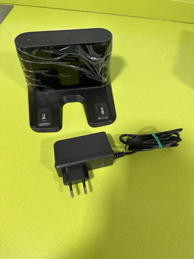 Base de carga Cecotec CONGA 7090 y cable