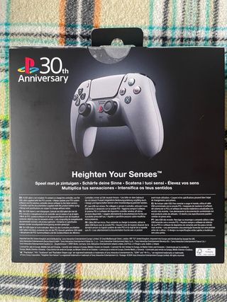 Mando PS5 30 aniversario 