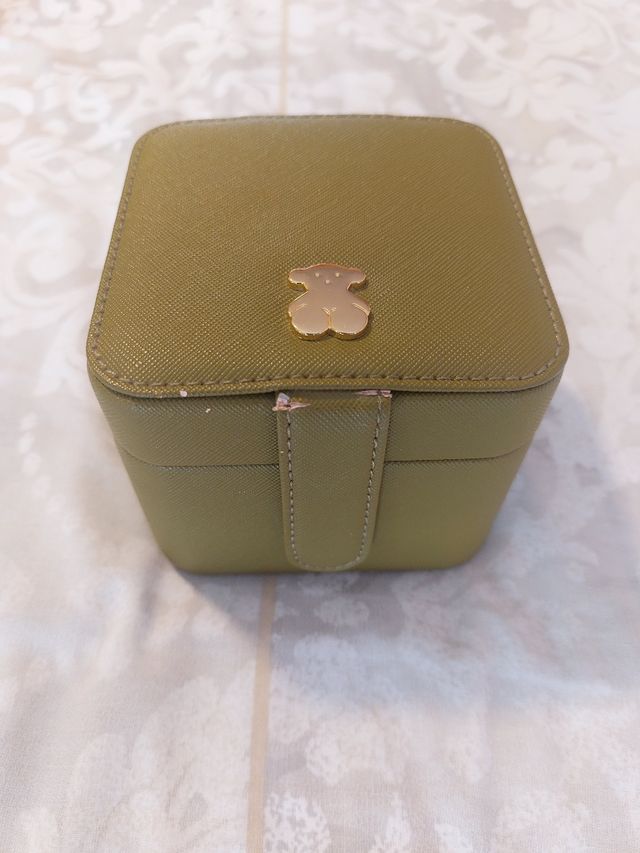 Joyero Tous con desgastes