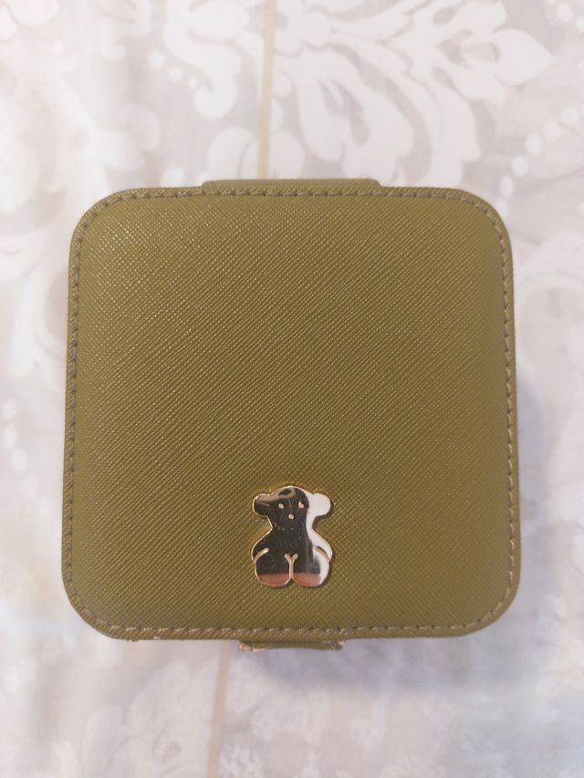 Joyero Tous con desgastes