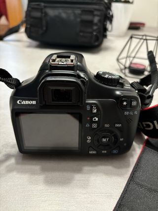 Camara de fotos canon eos 1100d