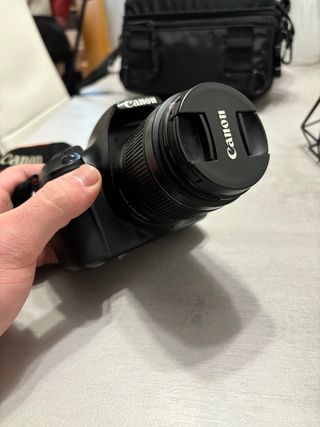 Camara de fotos canon eos 1100d