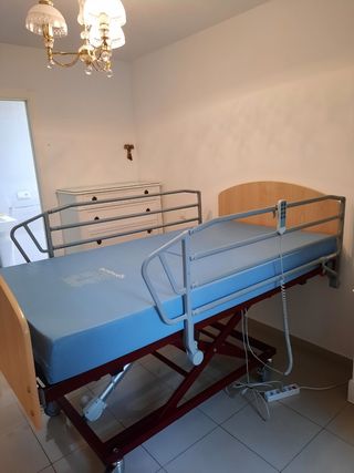 Cama articulada con colchón seminueva de 105cm!!