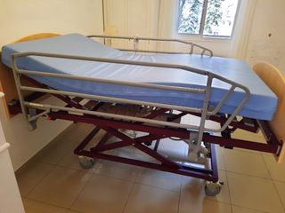 Cama articulada con colchón seminueva de 105cm!!