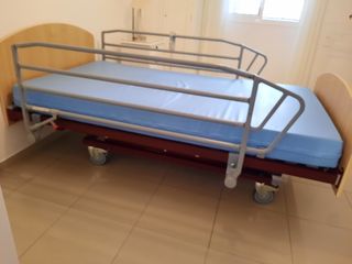 Cama articulada con colchón seminueva de 105cm!!