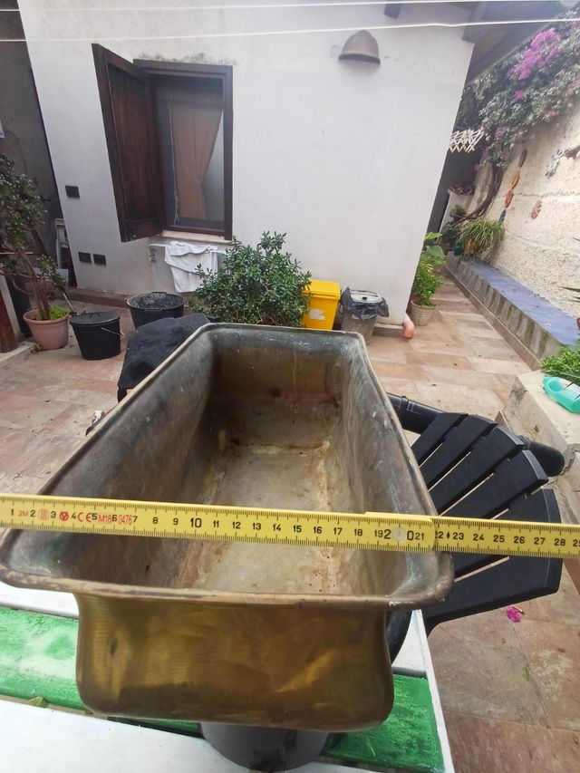 Vaso rettangolare in rame