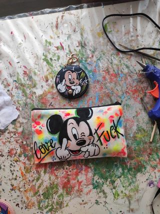 Borsello e specchietto