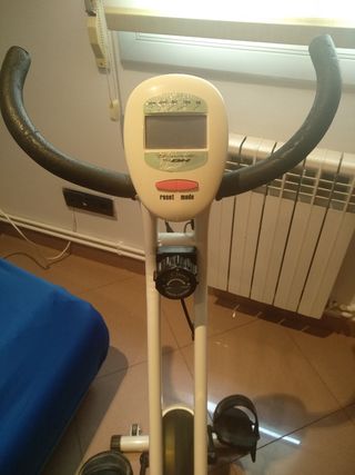 Bicicleta estática plegable