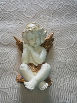 Anjo em louça para decoração