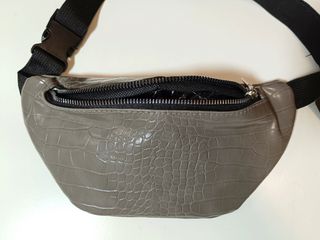 Marsupio da donna, nuovo.