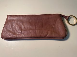 Cartera de mano marrón