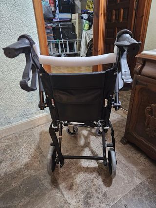 Silla de ruedas plegable