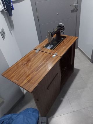 Máquina de coser antigua 