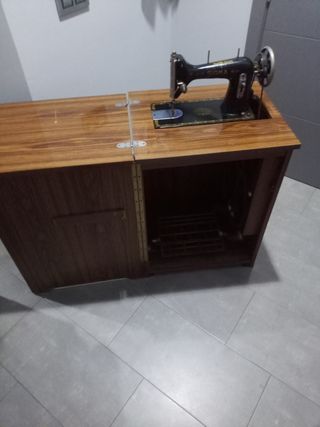 Máquina de coser antigua 