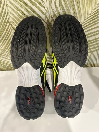 Botas nuevas futbol sala Reebok 42-43
