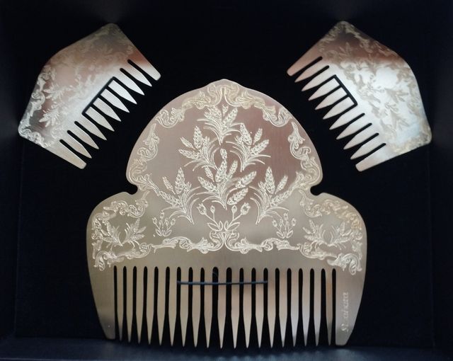 Nueva peineta de fallera