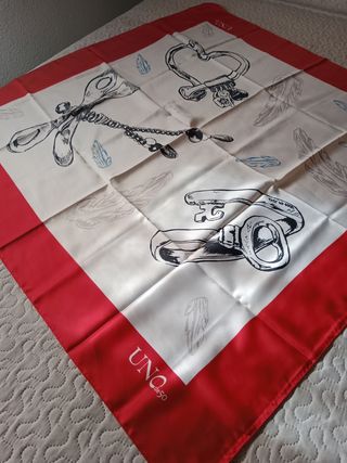 Pañuelo UNOde50 grande señora 