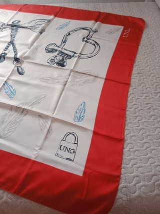 Pañuelo UNOde50 grande señora 
