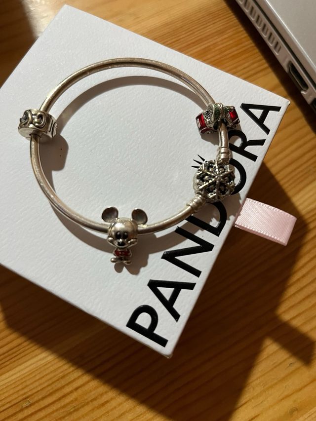 Bracciale Pandora natalizio con charm