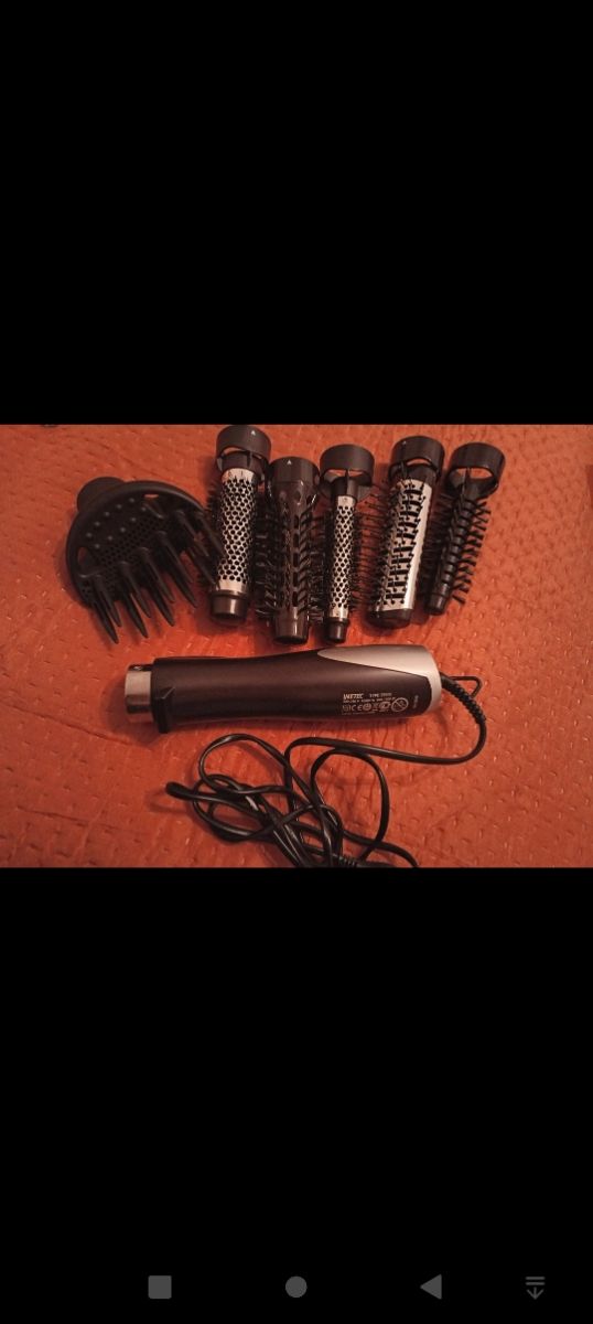 Asciugacapelli con 6 pezzi inclusi