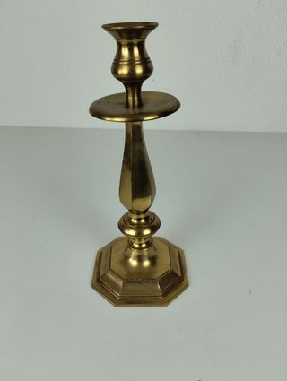 Candelabro de latón alto
