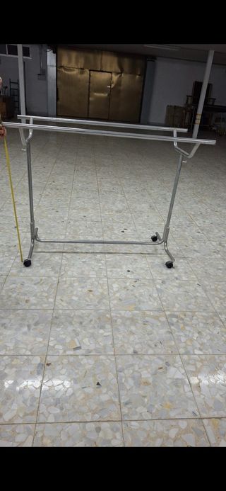 Perchero burro para ropa