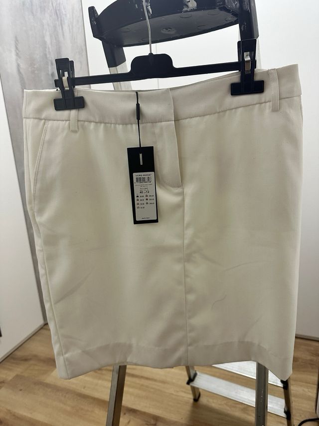 Falda corta de traje (precio negociable)