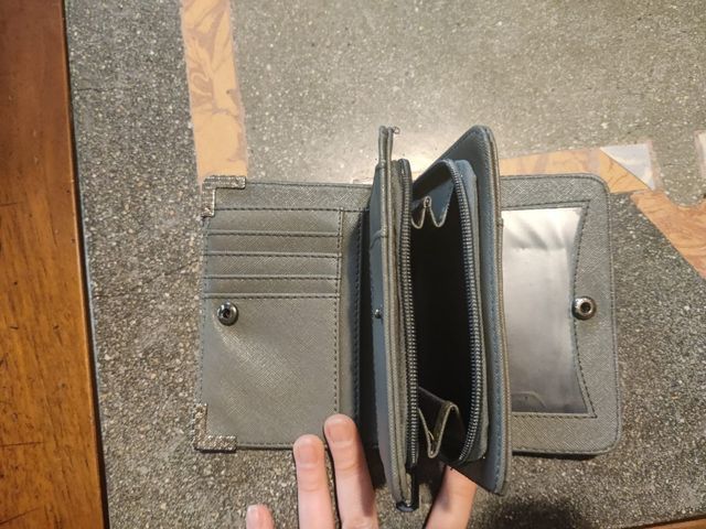 Portafoglio donna con cerniera