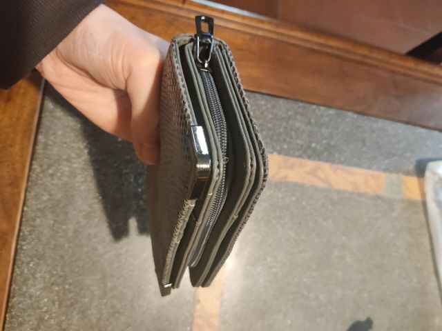 Portafoglio donna con cerniera