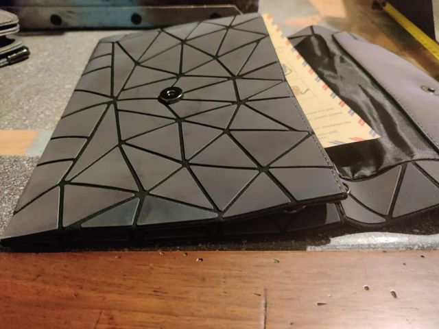 Borsa Tikea geometrica luminosa