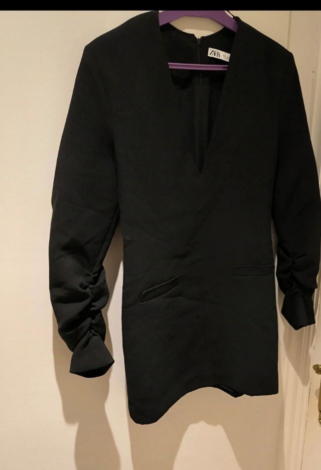 Vestido mini negro de Zara, nuevo 