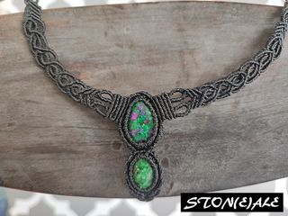 Girocollo in macrame con ruby in zoisite