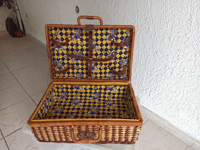 Cesta di vimini da picnic