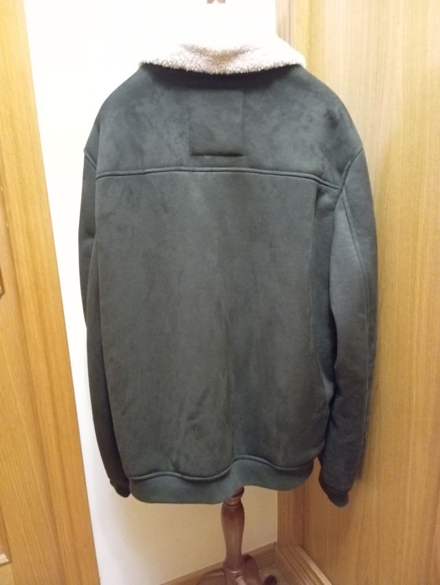 Cazadora de caballero verde oscura