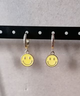 Pendientes carita sonriente.