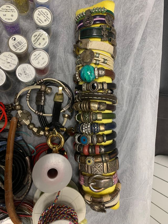 Abalorios, piezas zamac, bisutería, varios