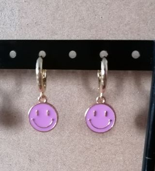 Pendientes carita sonriente.